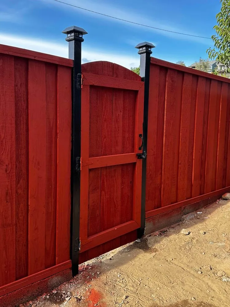 Professional landscape design experts serving Oakland, CA - Felix landscape fencing