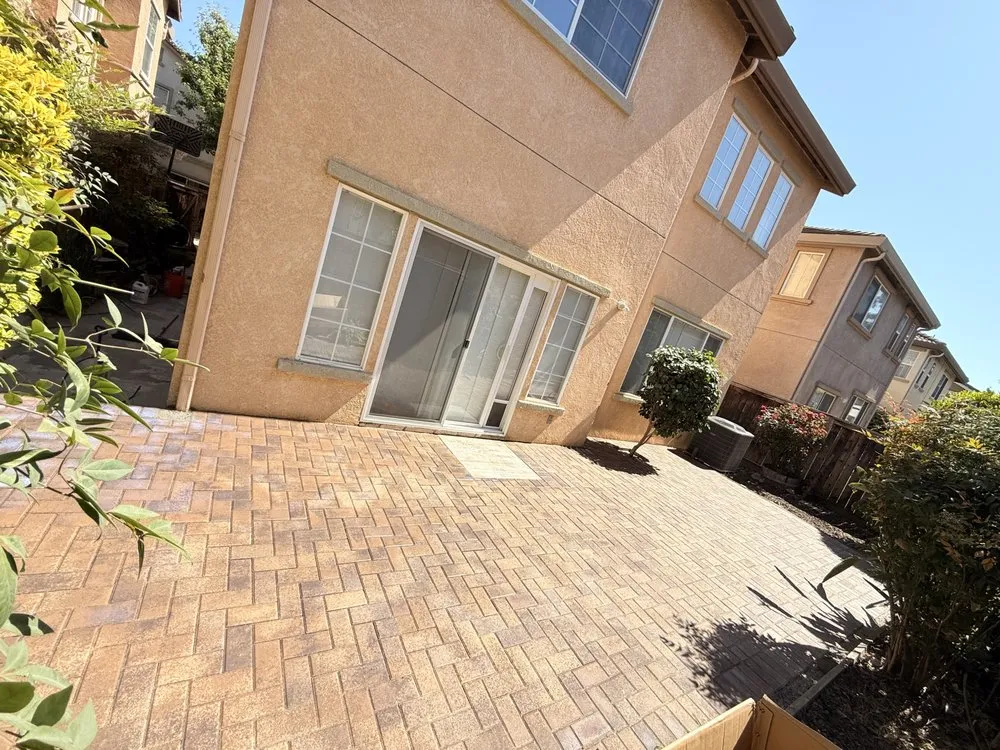 Top-rated outdoor landscaping with custom design in Oakland, CA by Felix landscape fencing