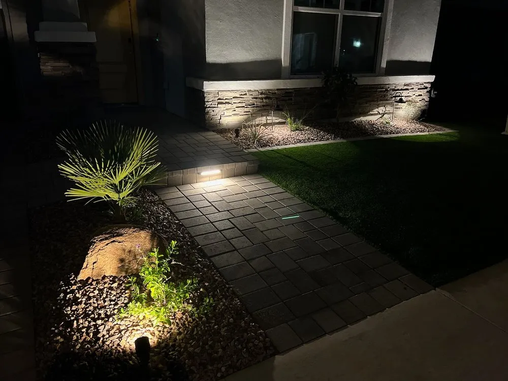 Custom lawn mowing service experts serving Phoenix, AZ - Felix Landscape