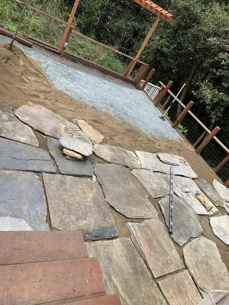 Custom landscaping services experts serving Capitola, CA - Felix landscaping and clean services