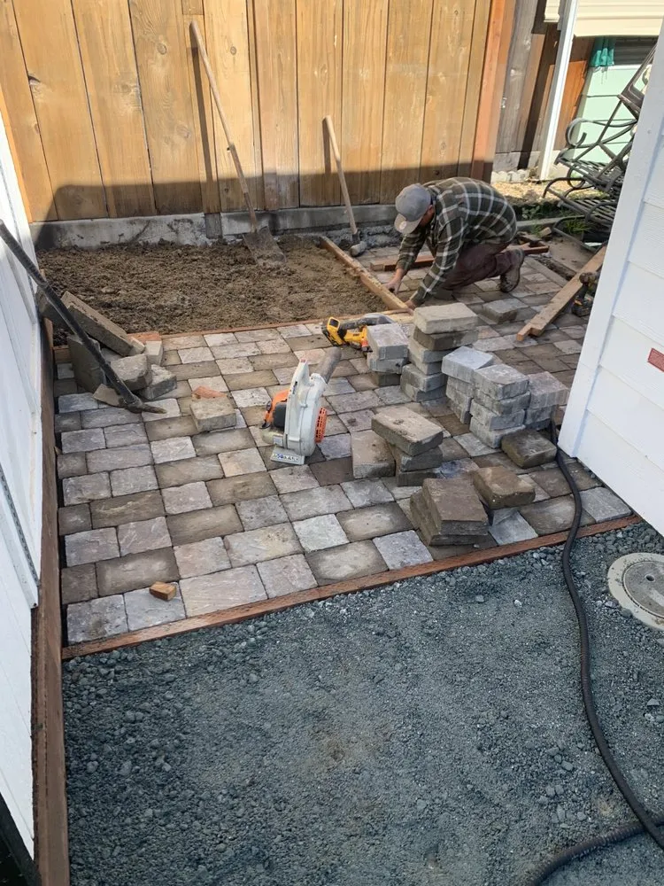 Affordable landscape design for year-round maintenance in Capitola, CA by Felix landscaping and clean services