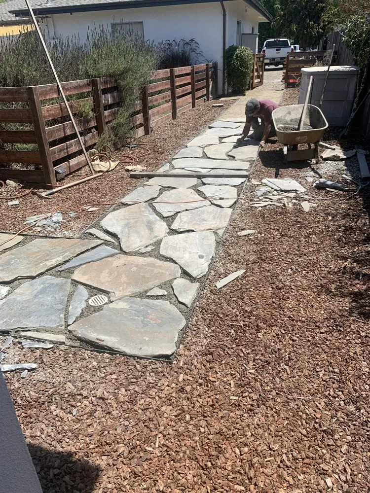 Professional lawn mowing service experts serving Capitola, CA - Felix landscaping and clean services