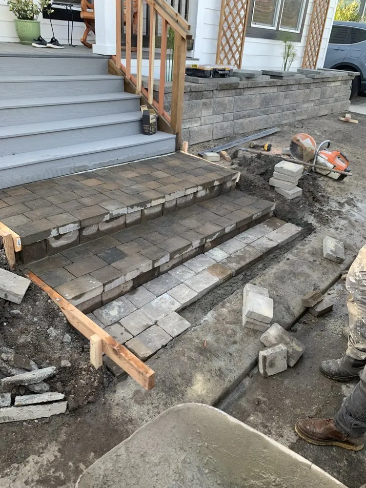 Reliable lawn care service for outdoor upgrades in Capitola, CA by Felix landscaping and clean services