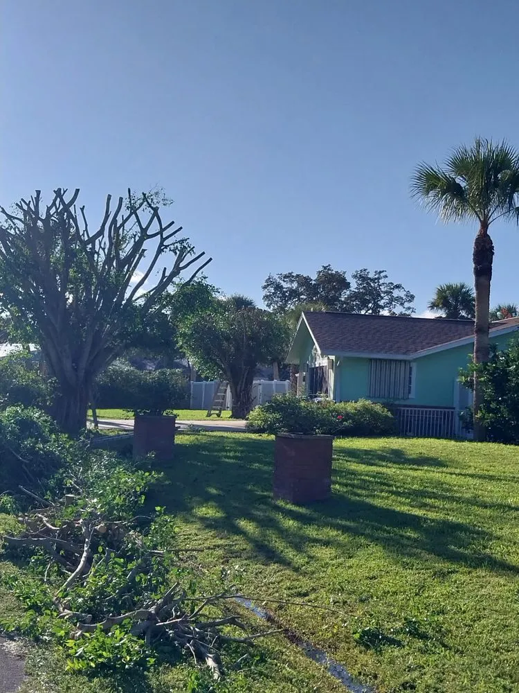 Professional lawn mowing service in Indiantown, FL - Felix Molina Do All Lawn Maintenance