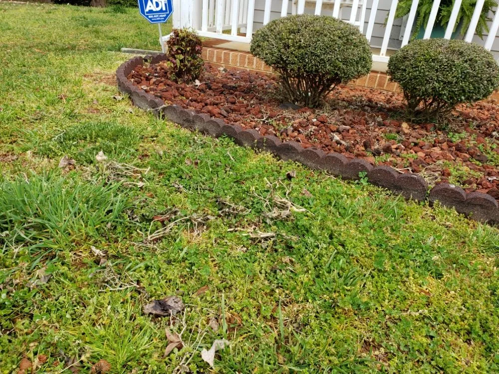 Custom yard maintenance in Burlington, NC - Felton Lawn Care