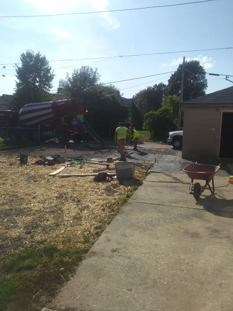 Professional garden landscaping in Milwaukee, WI - Fence A Holic & Carpentry