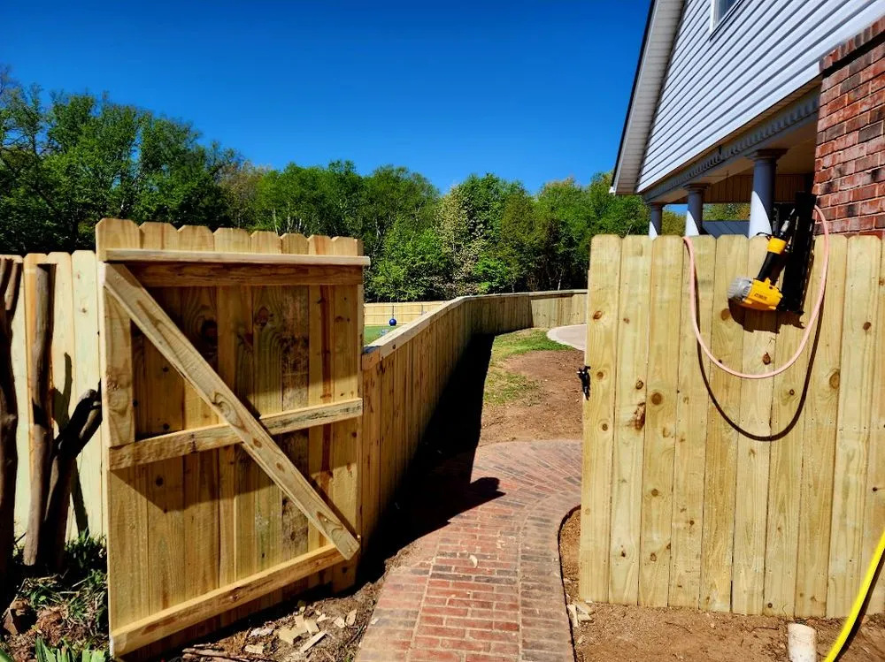 Top-rated outdoor landscaping experts serving Oklahoma City, OK - Fence by Kinsey