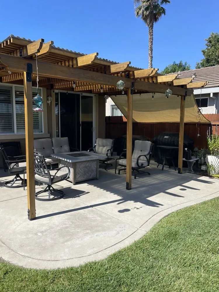 Top-rated lawn care service in Sacramento, CA - Fence Fix