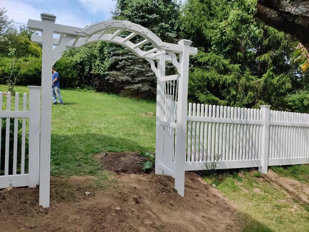 Affordable landscape design experts serving Scranton, PA - Fence to a T