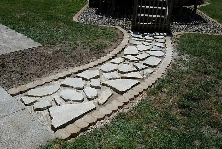 Top-rated landscaping services experts serving Burlington, IA - Fenton's Construction & Landscaping