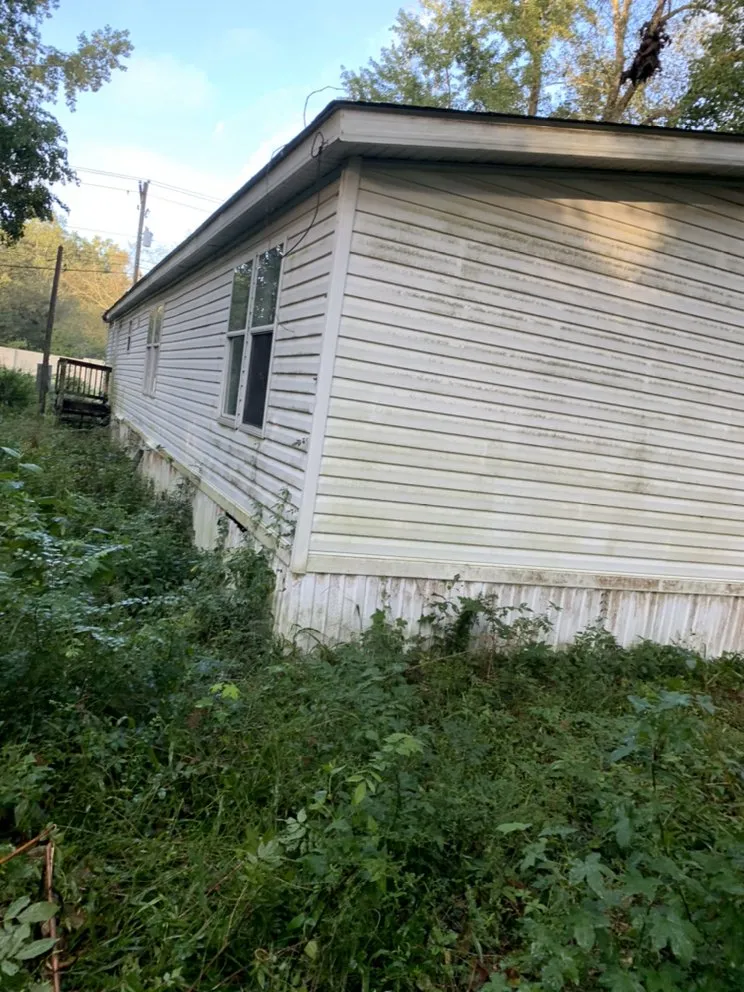 Affordable lawn mowing service experts serving Summerville, SC - Feria Landscape Concepts