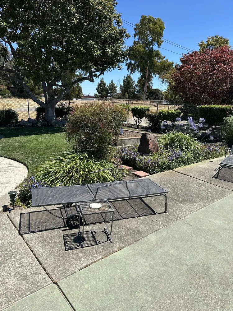 Professional garden landscaping experts serving Redwood City, CA - Ferman Landscaping and Maintenance Services