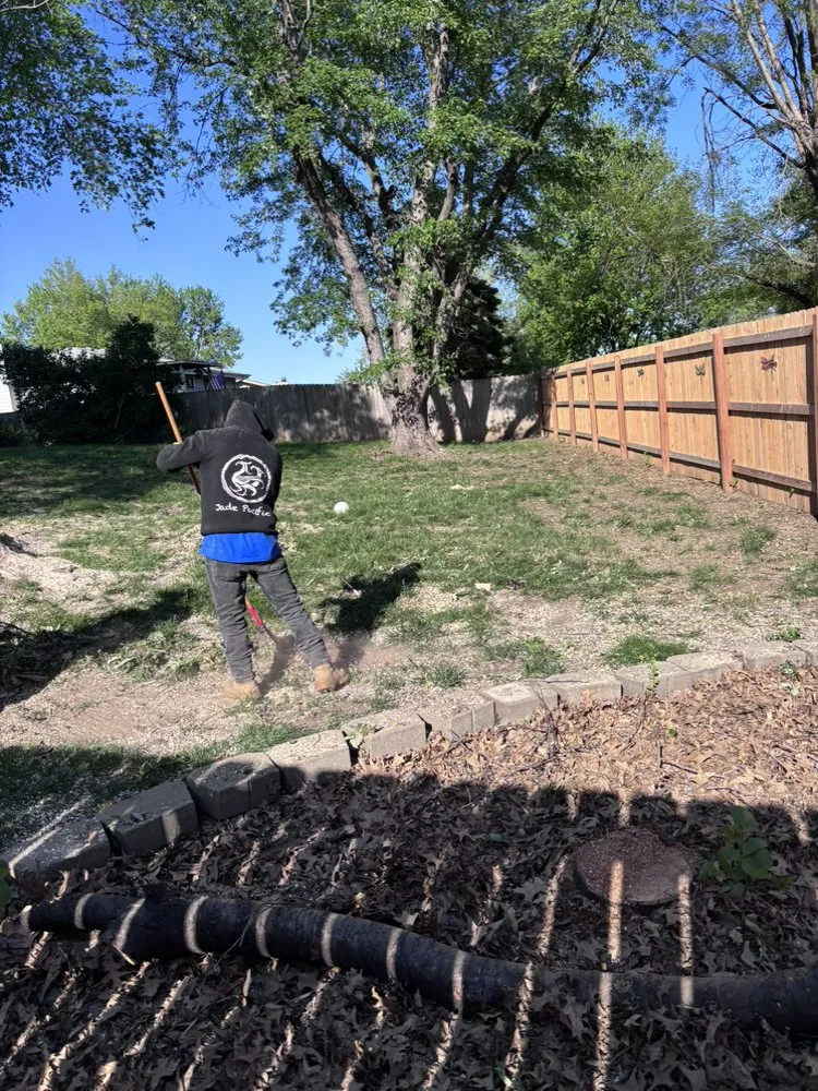 Expert lawn mowing service in Omaha, NE - Fermincho Tree Service and Lancaping