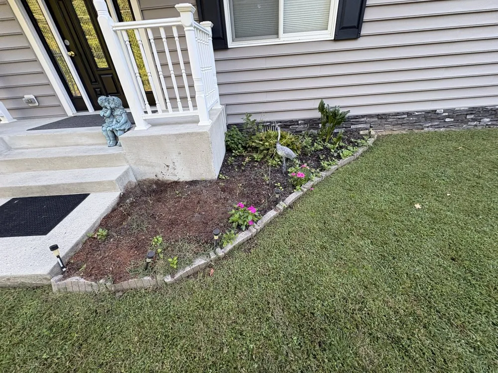 Professional landscape design for beautiful yards in Clinton, MD by Fernan Landscaping