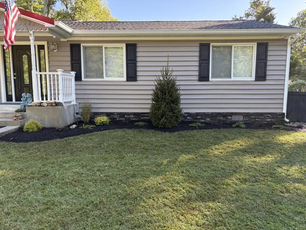Trusted yard cleanup service in Clinton, MD by Fernan Landscaping