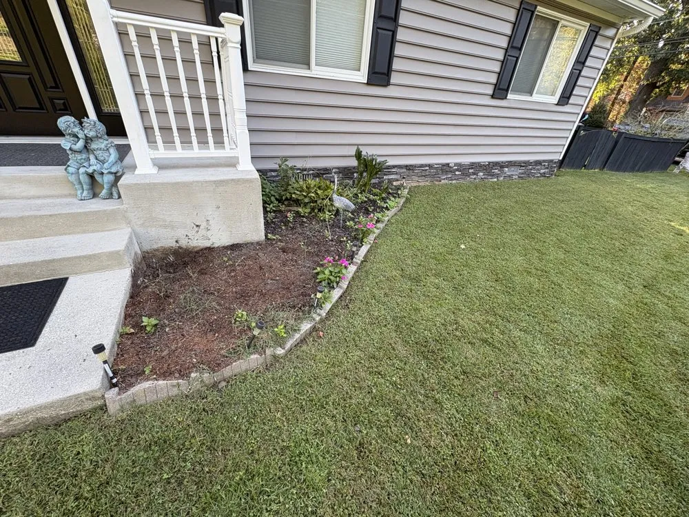 Custom lawn mowing service for beautiful yards in Clinton, MD by Fernan Landscaping