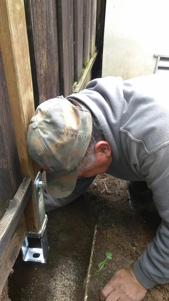 Affordable yard cleanup service in East Palo Alto, CA by Fernanado Arrellin Landscaping & Construction