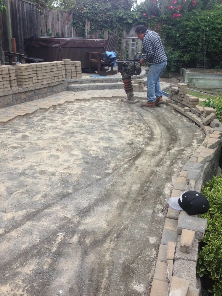 Professional lawn mowing service experts serving East Palo Alto, CA - Fernanado Arrellin Landscaping & Construction