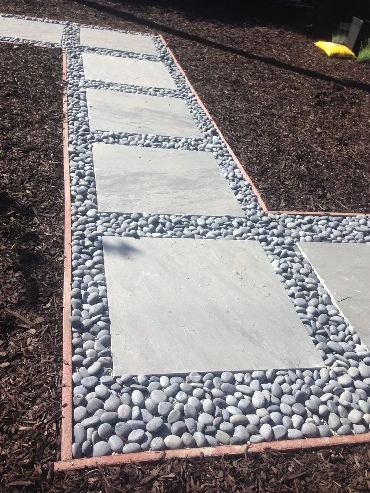 Affordable lawn mowing service experts serving East Palo Alto, CA - Fernanado Arrellin Landscaping & Construction