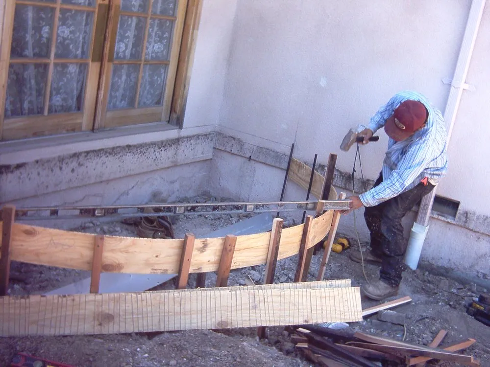 Professional yard maintenance in East Palo Alto, CA - Fernanado Arrellin Landscaping & Construction