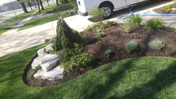 Fernandez Landscape Design Logo