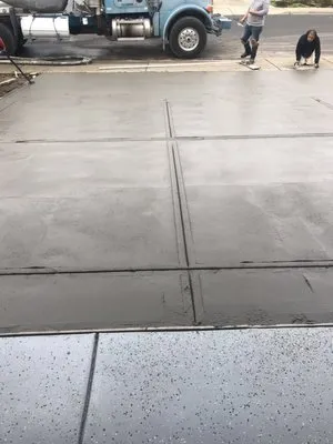 Fernandez Landscape Logo