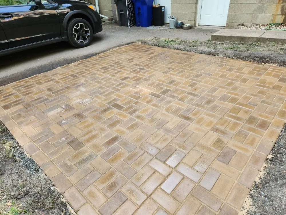 Top-rated yard maintenance in Saint Paul, MN by Fernandez Landscaping