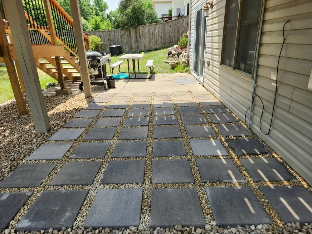 Professional lawn care service experts serving Saint Paul, MN - Fernandez Landscaping