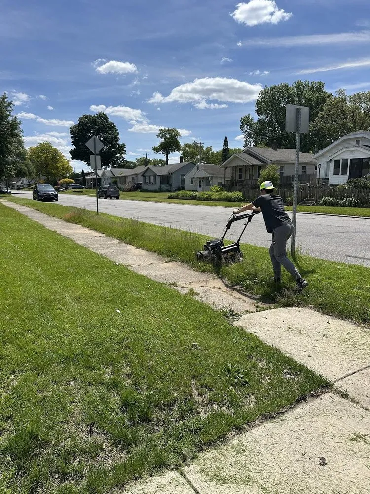 Top-rated yard maintenance with custom design in South Bend, IN by Fernandez Landscaping