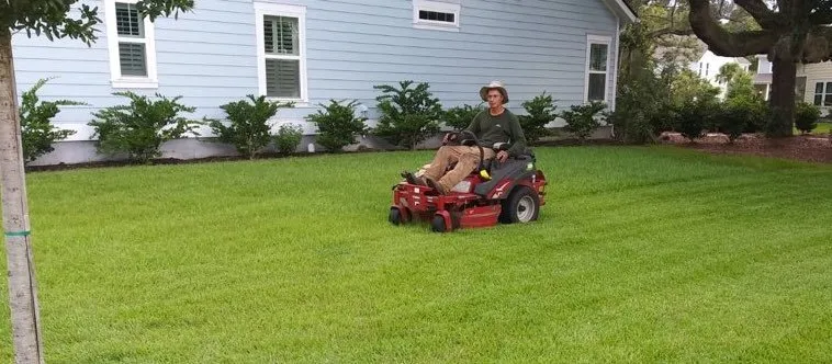 Expert lawn mowing service in Summerville, SC by Fernandez Landscaping