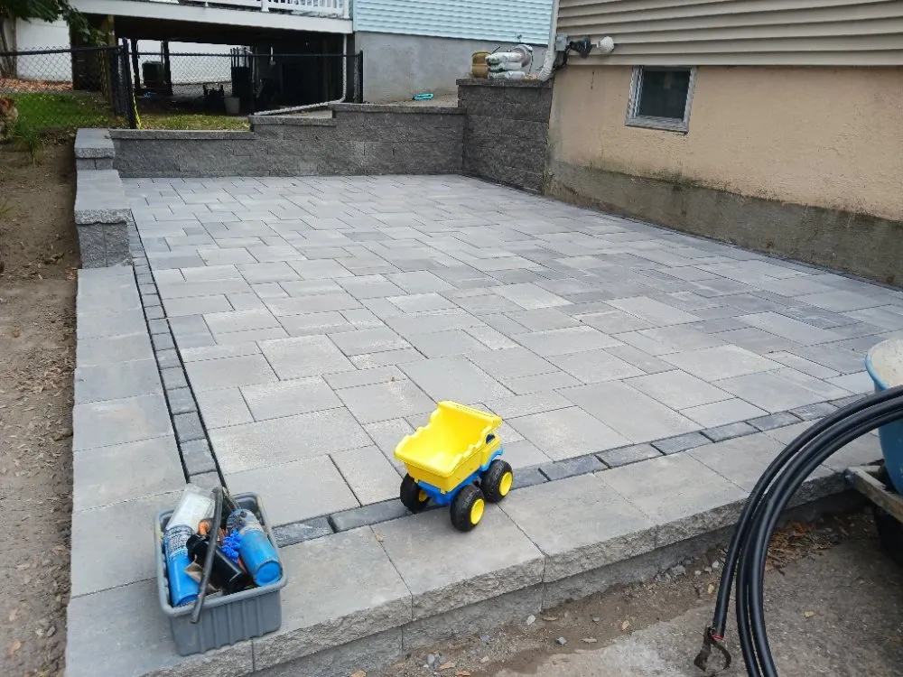 Reliable yard maintenance in Waltham, MA - Fernandez Landscaping