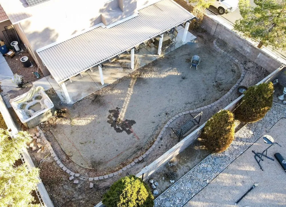 Custom lawn care service in Los Angeles, CA by Fernando Avilas Concrete & Landscape