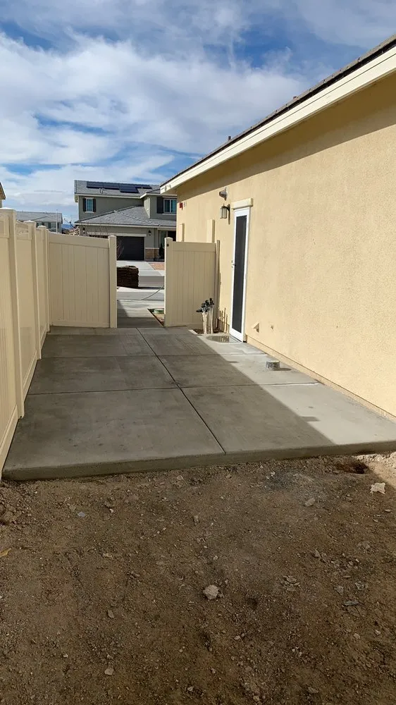 Local residential landscaping in Los Angeles, CA - Fernando Avilas Concrete & Landscape