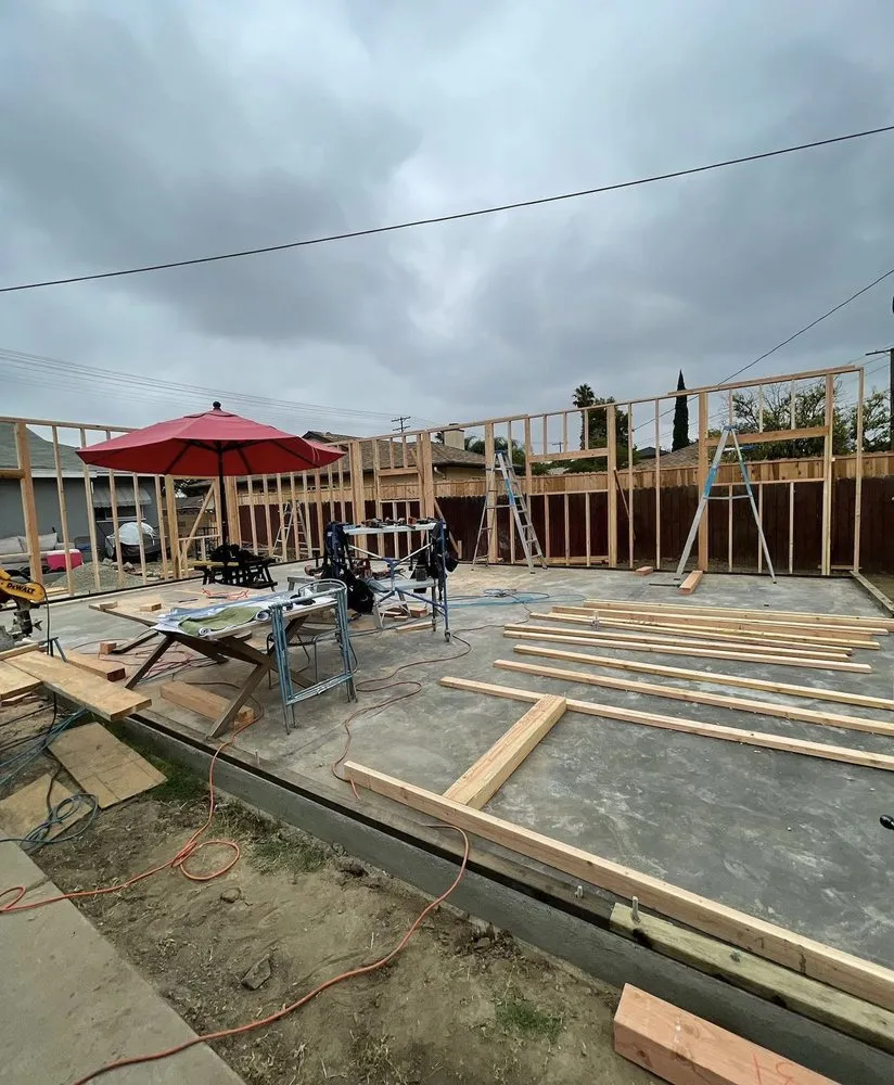 Professional yard maintenance experts serving Los Angeles, CA - Fernando Avilas Concrete & Landscape