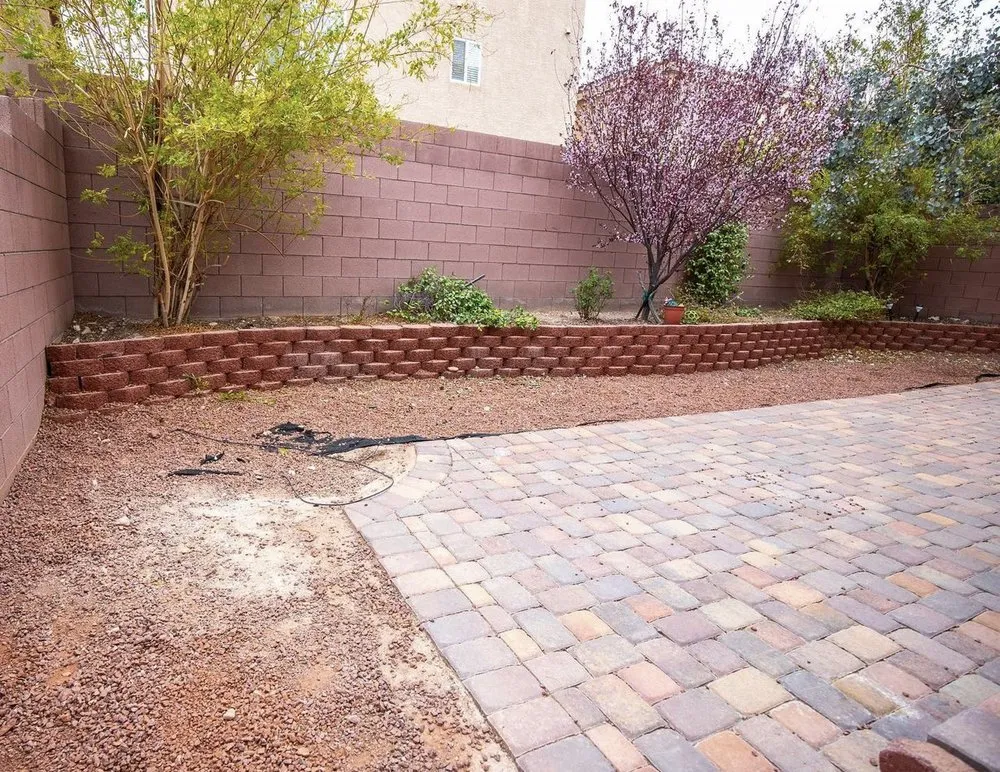 Professional lawn care service in Los Angeles, CA by Fernando Avilas Concrete & Landscape