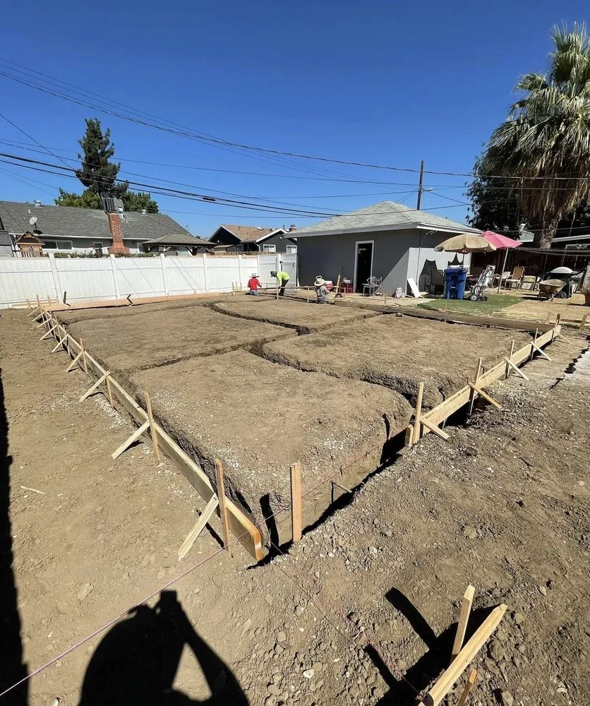 Professional yard maintenance in Los Angeles, CA - Fernando Avilas Concrete & Landscape
