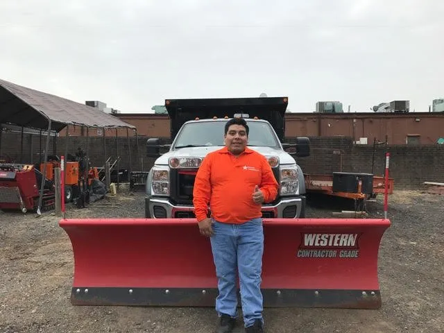 Professional yard maintenance experts serving Alexandria, VA - Fernando Landscaping