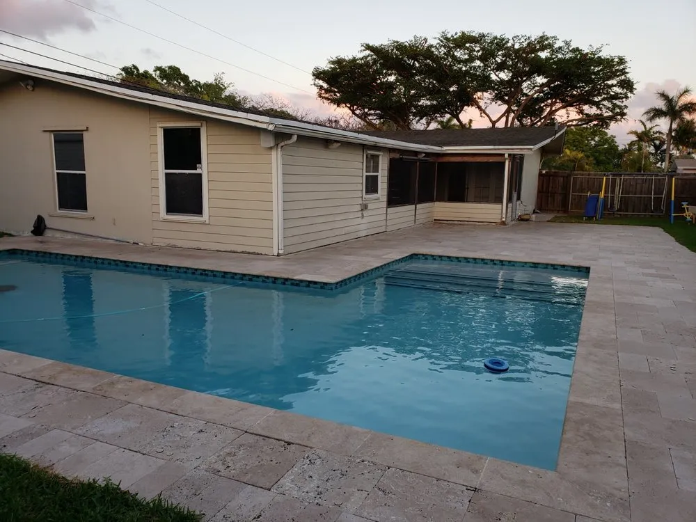 Top-rated lawn mowing service in Kendale Lakes, FL by Fernando Lawn Services