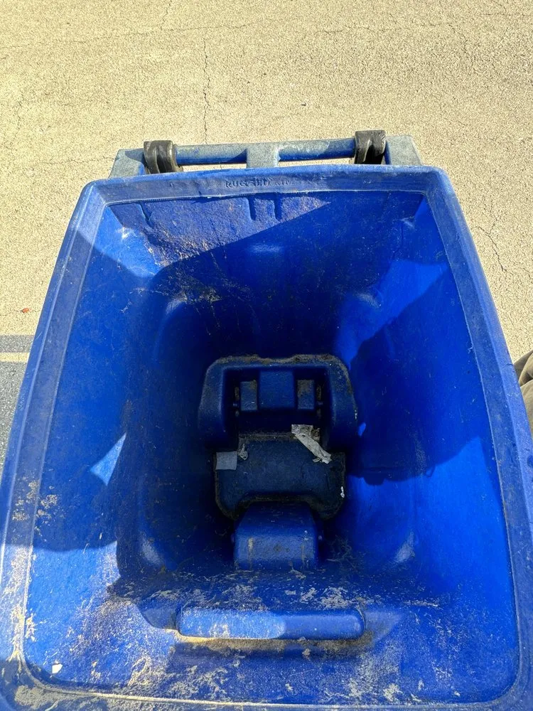 Top-rated yard cleanup service in Lehigh Acres, FL - Fernando’s and Rico’s landscaping