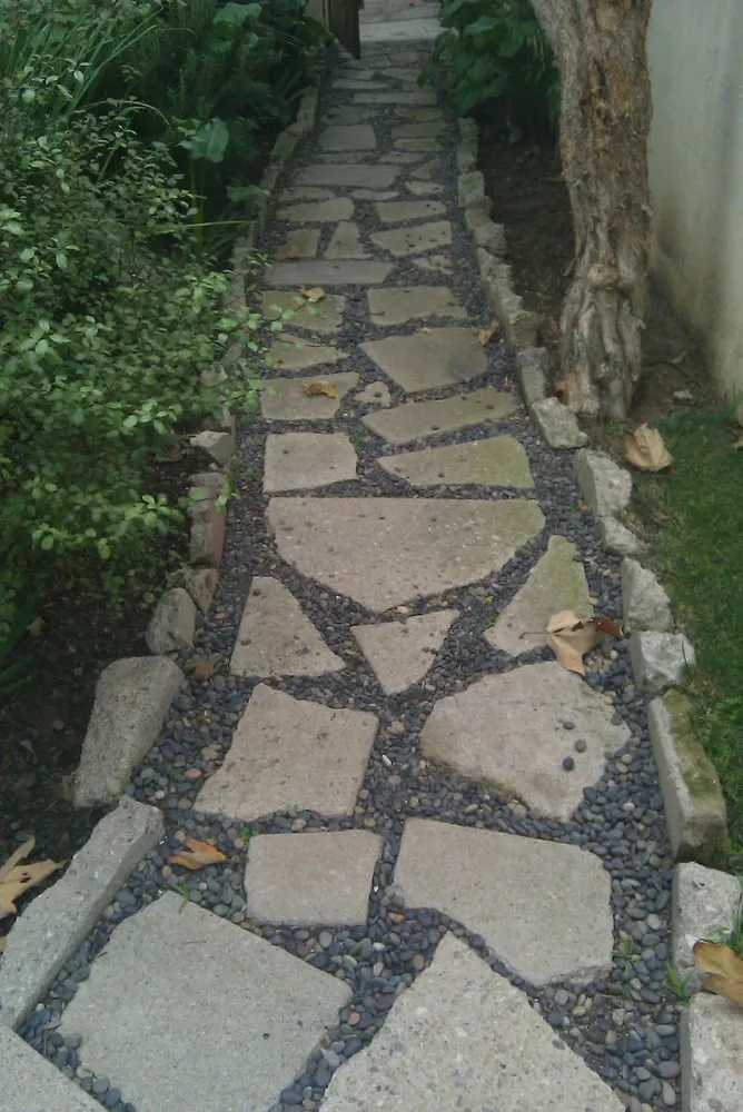 Local lawn care service for residential properties in Los Angeles, CA by Fernando’s Complete Landscape & Hardscape