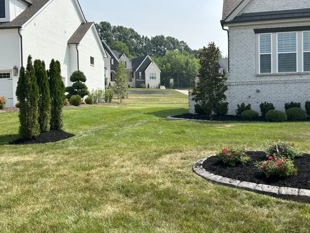 Professional lawn care service experts serving Shelbyville, TN - Fernando's Landscaping