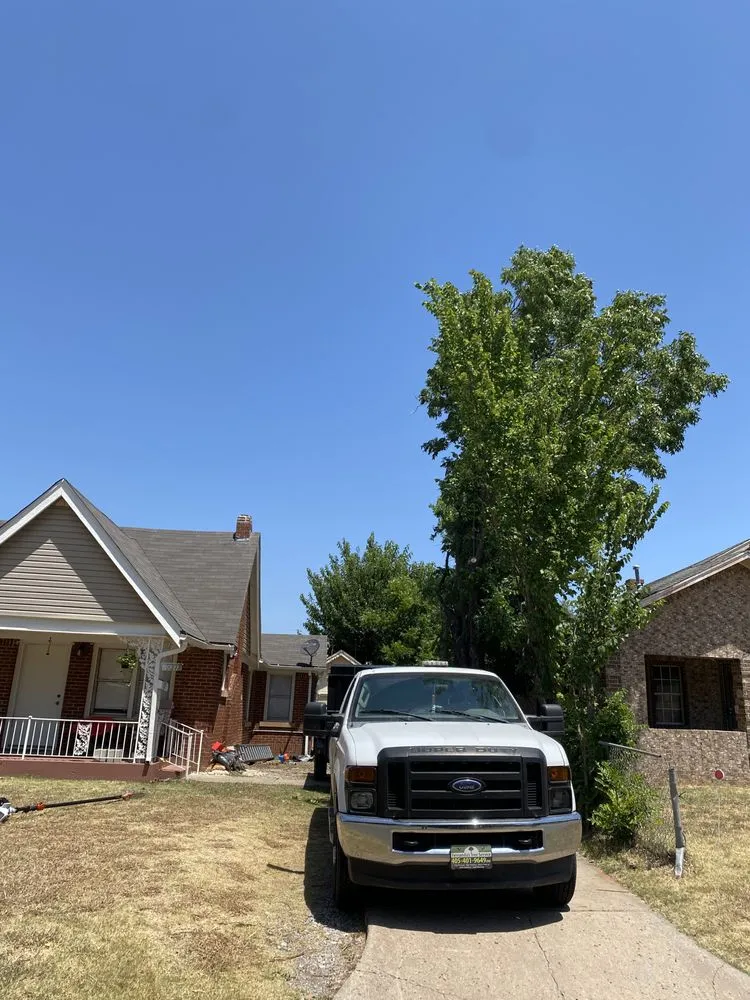Expert outdoor landscaping in Oklahoma City, OK by Fernando’s Tree & lawn service