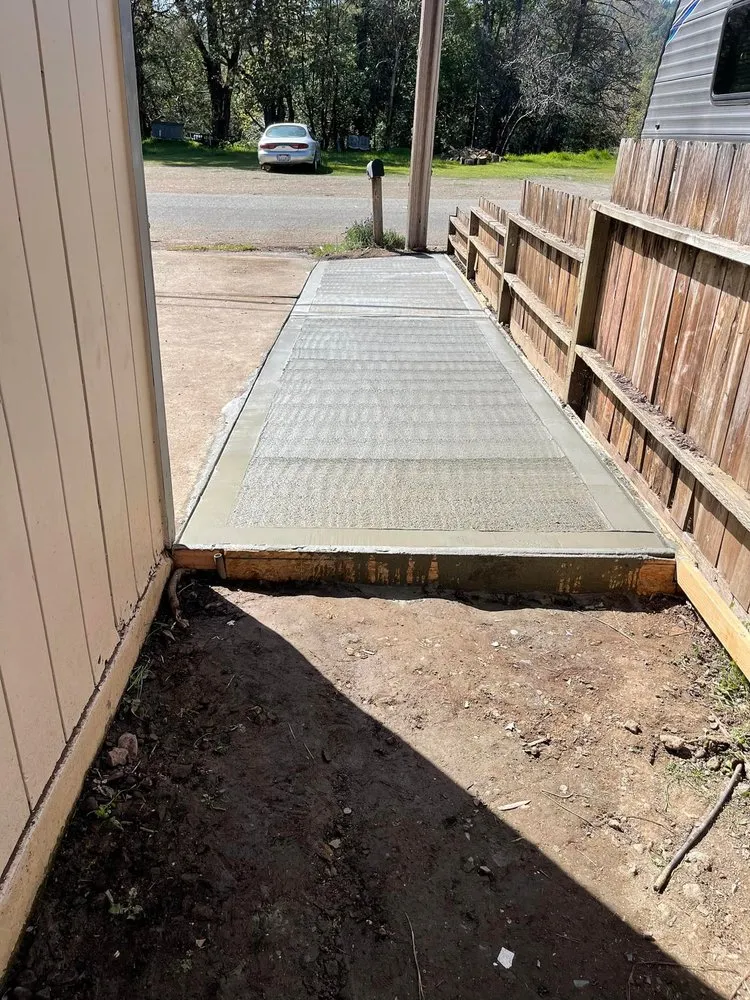 Reliable garden landscaping for residential properties across Ukiah, CA - Fern's Junk Removal & More