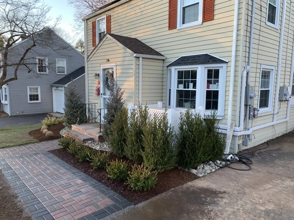 Local landscape design experts serving Suffield, CT - Ferrari Lawn & Landscape