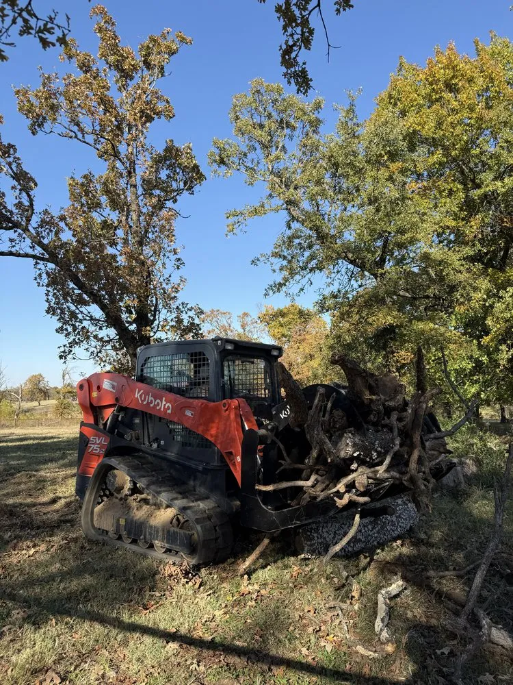 Local yard maintenance in Coweta, OK - Ferrer Land Services