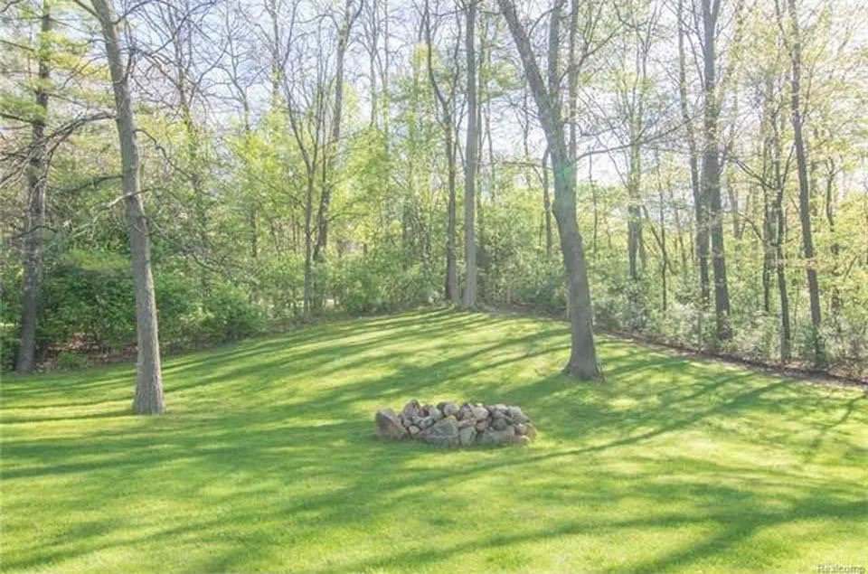 Expert landscape installation in Warren, MI by Fertilizer Plus