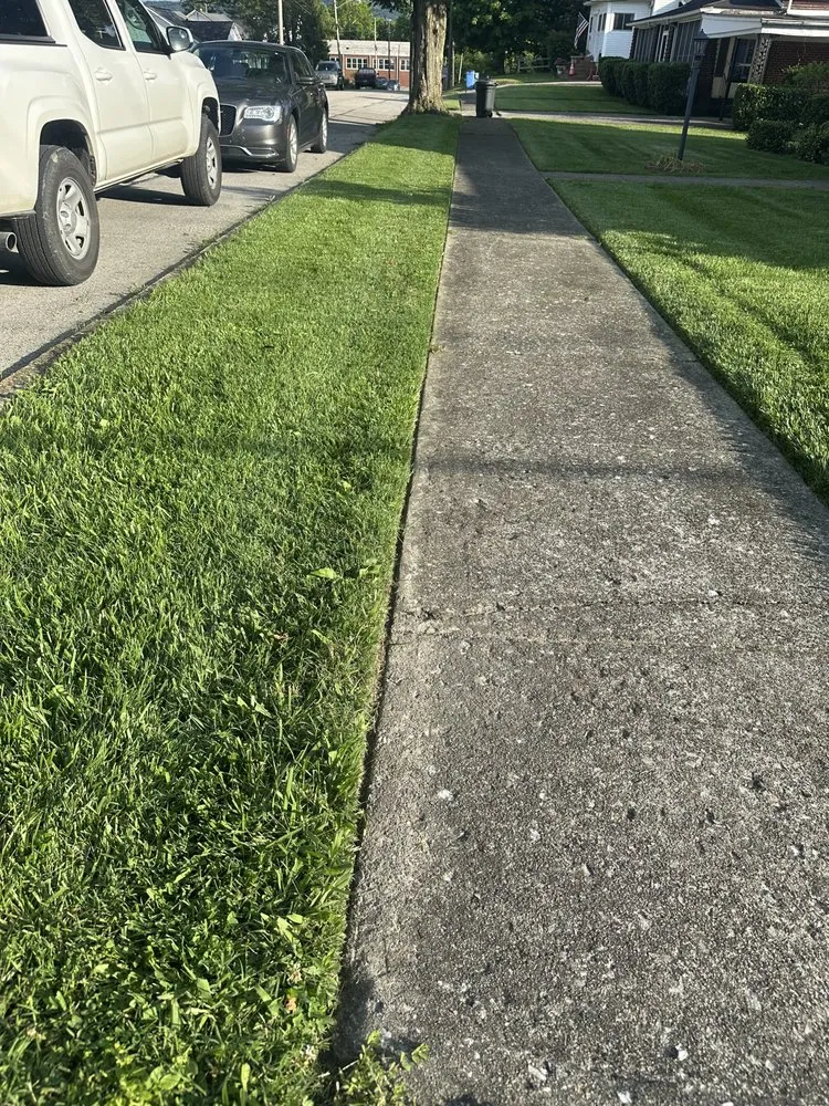 Professional yard maintenance for year-round maintenance in Irvine, KY by Fescue Cuts & Mulching