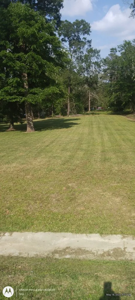 Custom garden landscaping in Montgomery, AL by Fess Lawn Care Service