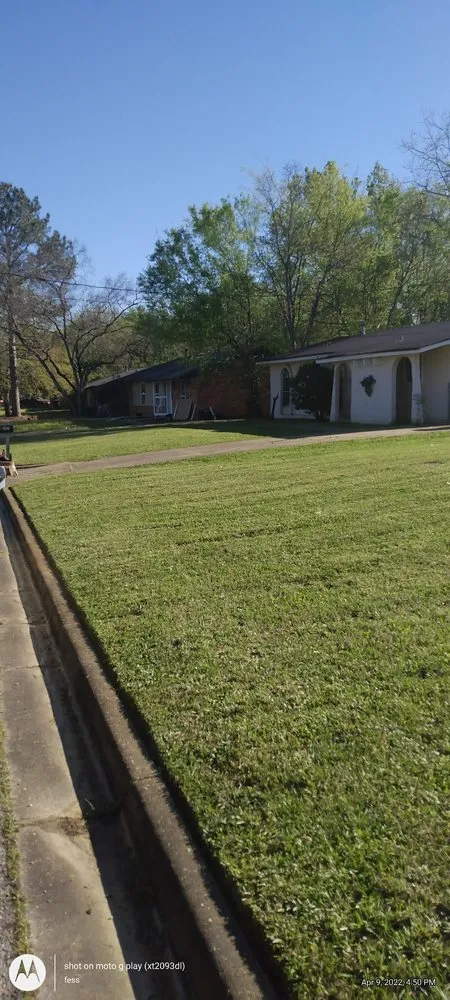 Professional yard cleanup service near you in Montgomery, AL by Fess Lawn Care Service