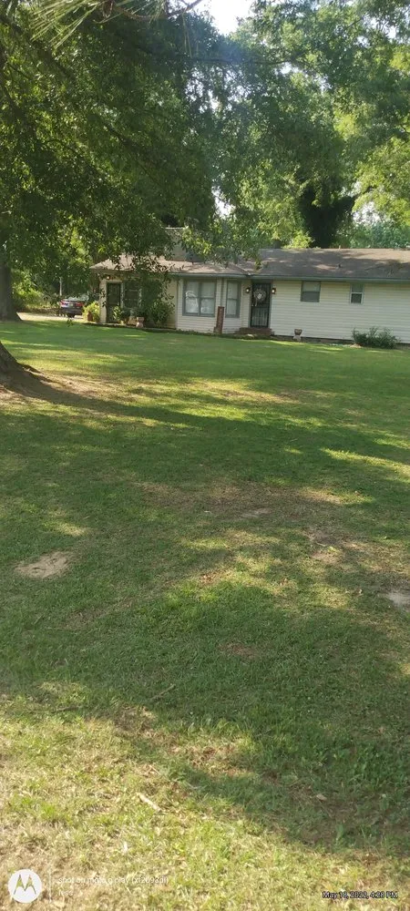 Reliable lawn mowing service for beautiful yards across Montgomery, AL - Fess Lawn Care Service